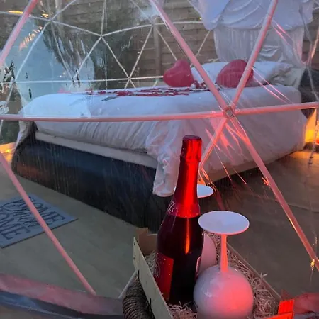 Luksusowy namiot La Love Bulles& Jacuzzi